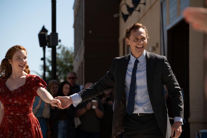 Annalise Basso (Janice Halliday) et Tom Hiddleston (Charles Krantz, dit « Chuck ») dans « Life of Chuck », de Mike Flanagan.