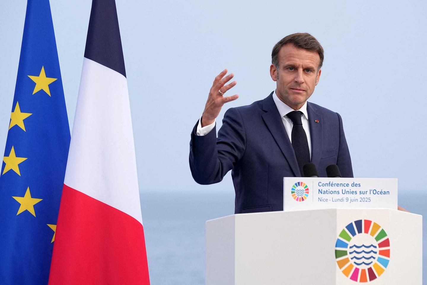 エマニュエル・マクロンは、彼の「願いは、それを完全に除外することなく、議会の他の解散がない」と主張している