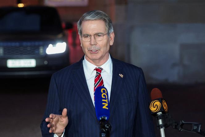 Le secrétaire au Trésor américain, Scott Bessent, lors d’une conférence de presse en marge de négociations avec la Chine sur les droits de douane, à Londres, le 10 juin 2025.