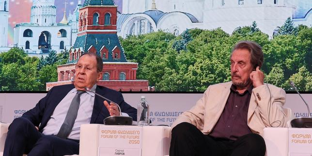 Elon Musk's father, a guest of honor in Moscow, praises Vladimir Putin and blames his son for falling out with Donald Trump
