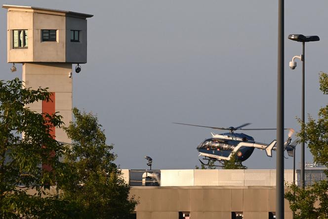Devant la prison de Condé-sur-Sarthe (Orne), le 11 juin 2025.