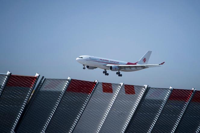 Un avion d’Air Algérie atterrit à l’aéroport Roissy - Charles-de-Gaulle, en août 2018.