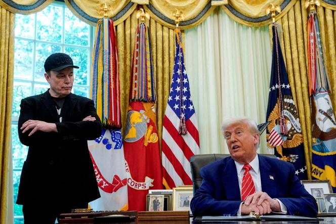 Elon Musk e Donald Trump no Salão Oval, na Casa Branca, 30 de maio de 2025.