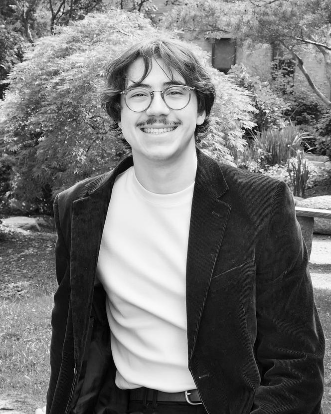 Tony Favorito, finaliste du concours de création de bijoux lancé par Kering.