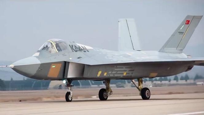 L’avion de combat turc Kaan, au décollage d’une base aérienne du nord d’Ankara, le 21 février 2024.