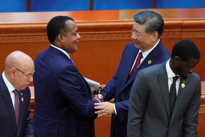 Le président de la République du Congo, Denis Sassou Nguesso (à gauche), et le président chinois, Xi Jinping, lors du neuvième Forum sur la coopération sino-africaine, à Pékin, le 5 septembre 2024.