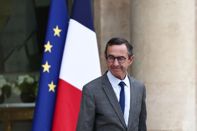Bruno Retailleau quitte le palais présidentiel de l’Elysée à Paris, le 12 juin 2025.