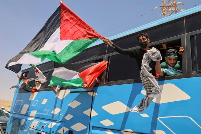 L’un des bus du convoi des marcheurs vers Gaza, à Zawiya, en Libye, le 10 juin 2025.