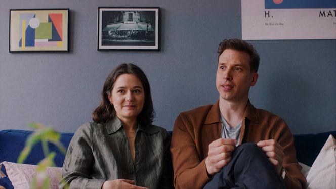Asta Kamma August (Vera) et Herbert Nordrum (André) dans « Sous hypnose », d’Ernst De Geer.