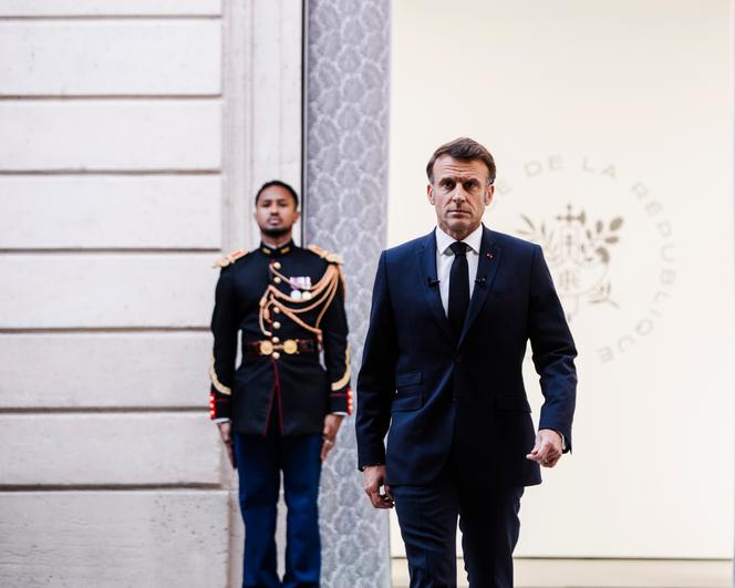 Emmanuel Macron avant une conférence de presse sur la situation au Proche-Orient, à l’Elysée, à Paris, le 13 juin 2025.