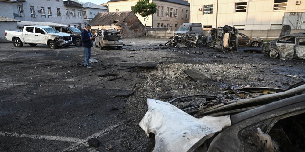 Les dégâts causés par une frappe de drone russe, à Zaporijia, en Ukraine, le 14 juin 2025. - STRINGER / REUTERS