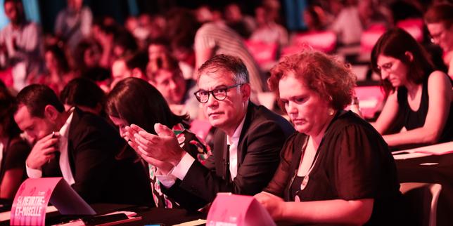 Le Parti socialiste se déchire sur sa relation avec La France insoumise