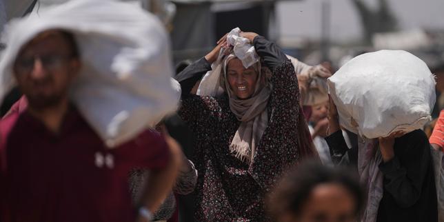 Braving humiliation and death to get food in Gaza