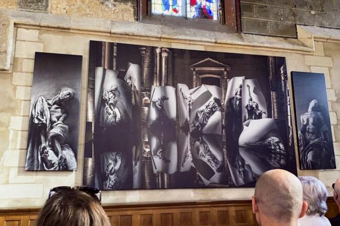 La reproduction photographique des « Extases », d’Ernest Pignon Ernest, dans la basilique de Bernay (Eure).