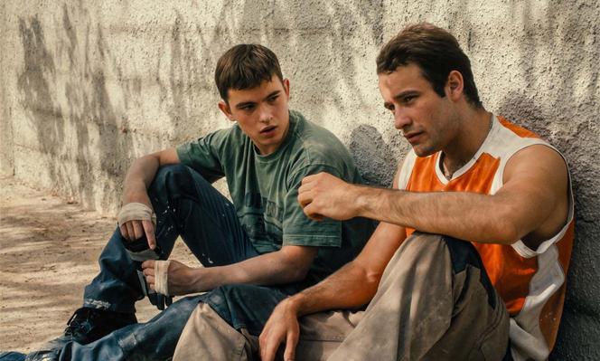 Eloy Pohu et Maksym Slivinskyi dans le film « Enzo », de Laurent Cantet et Robin Campillo.