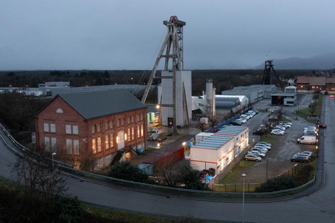 Les deux puits d’accès au site de stockage souterrain Stocamine, à Wittelsheim (Alsace), le 11 janvier 2023. 