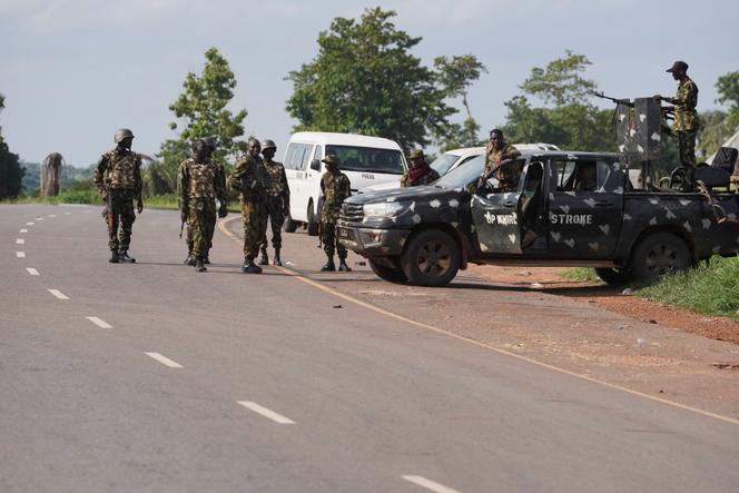 Des soldats de l’armée nigériane, dans l’Etat de Benue, au Nigeria, le 16 juin 2025.