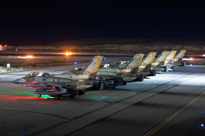 Foto transmitida pelo Highthouse da Força Aérea israelense participando da operação 