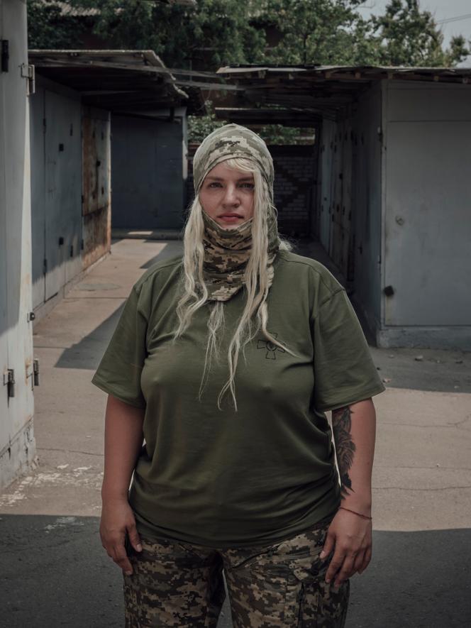 Ania Tatou, seu nome de guerra, está envolvido em voluntário belga no 505º batalhão marinho. Donetsk, Ucrânia, 05 de junho de 2025.