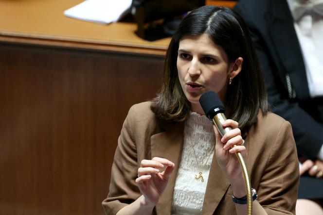 O secretário de Estado francês responsável pela inteligência artificial e digital, Clara Chappaz, fala durante uma sessão de perguntas no governo na Assembléia Nacional, em Paris, em 17 de junho de 2025.