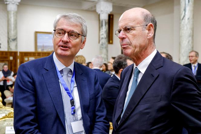 Emmanuel Besnier (à esquerda), CEO da Lactalis, e Eric Lombard, Ministro da Economia e Finanças, no Cairo, 7 de abril de 2025.