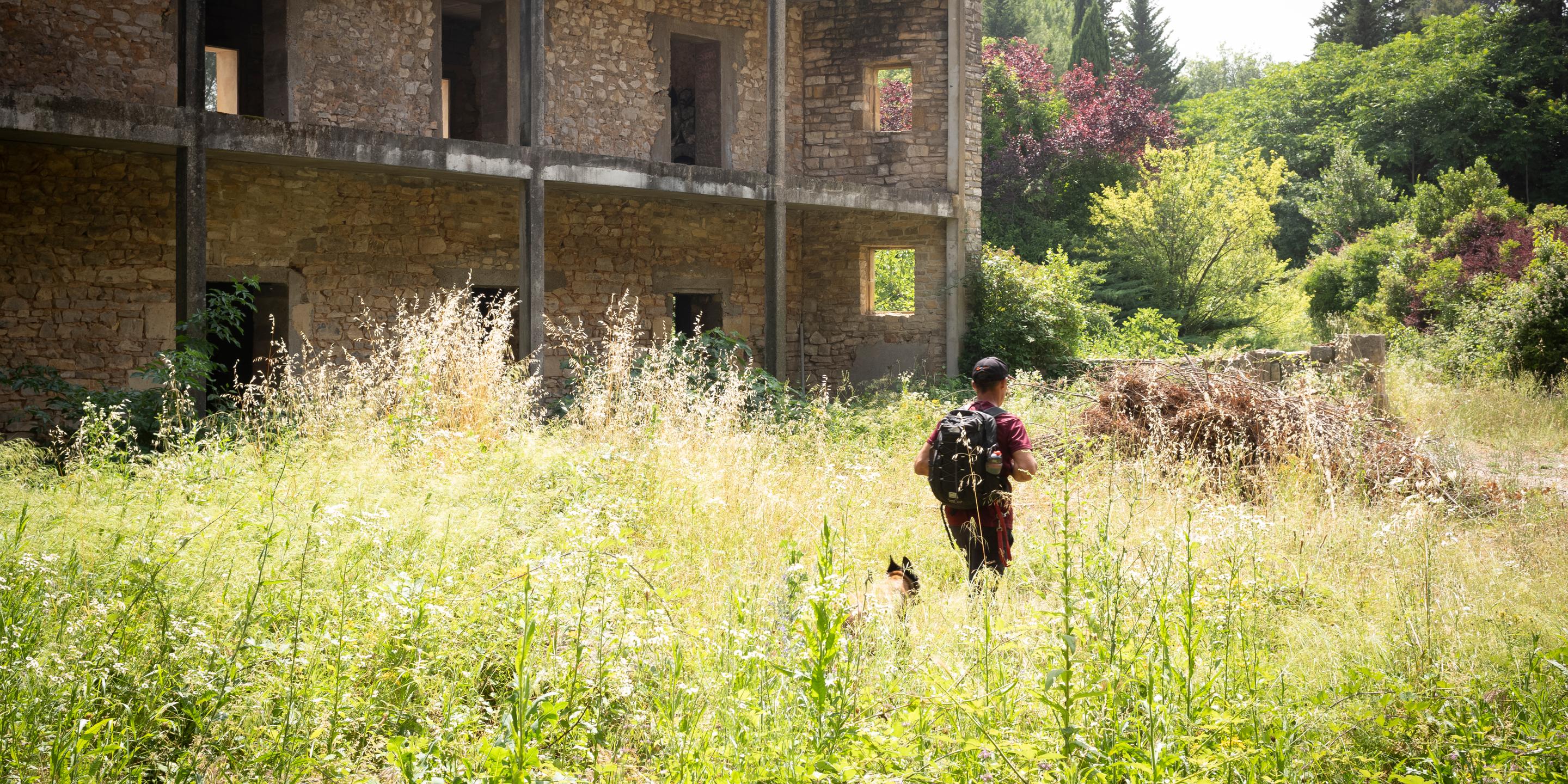 « On se serait cru dans “Indiana Jones” ! » : les urbexeurs, des jeunes explorateurs qui redonnent vie aux lieux oubliés
