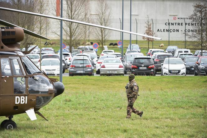 Devant le centre pénitentiaire de Condé-sur-Sarthe (Orne), le 5 mars 2019.