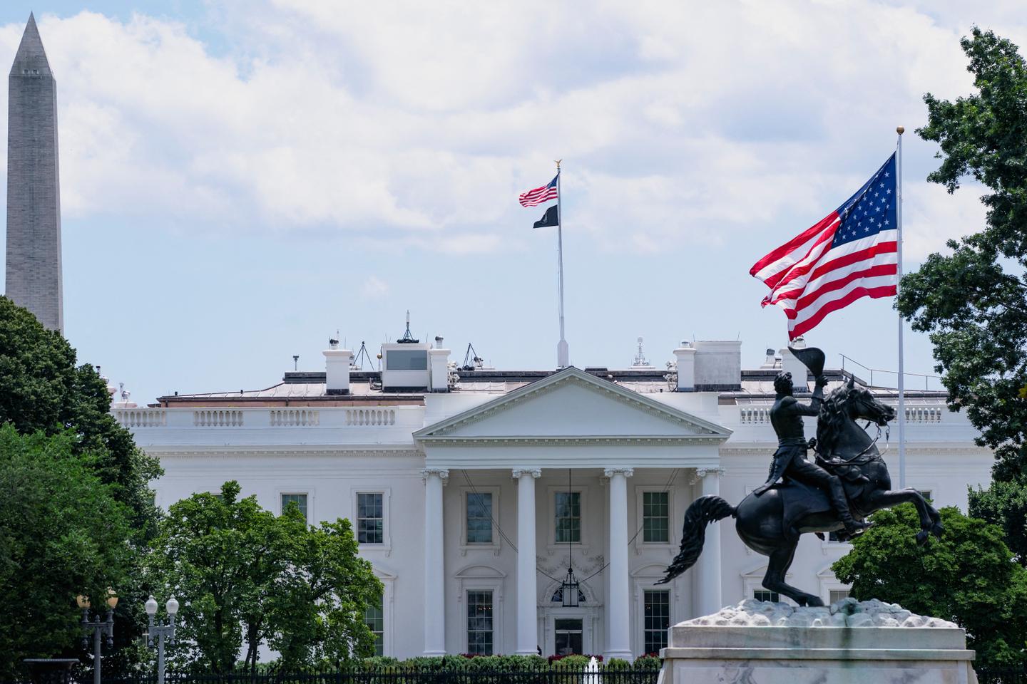 « L’opposition à Trump se trouve face à un autre adversaire : le phénomène de “rassemblement autour du drapeau” »