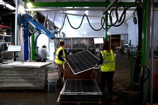 Moratoire sur l’éolien et relance du nucléaire, le RN aligne les victoires à l’Assemblée nationale