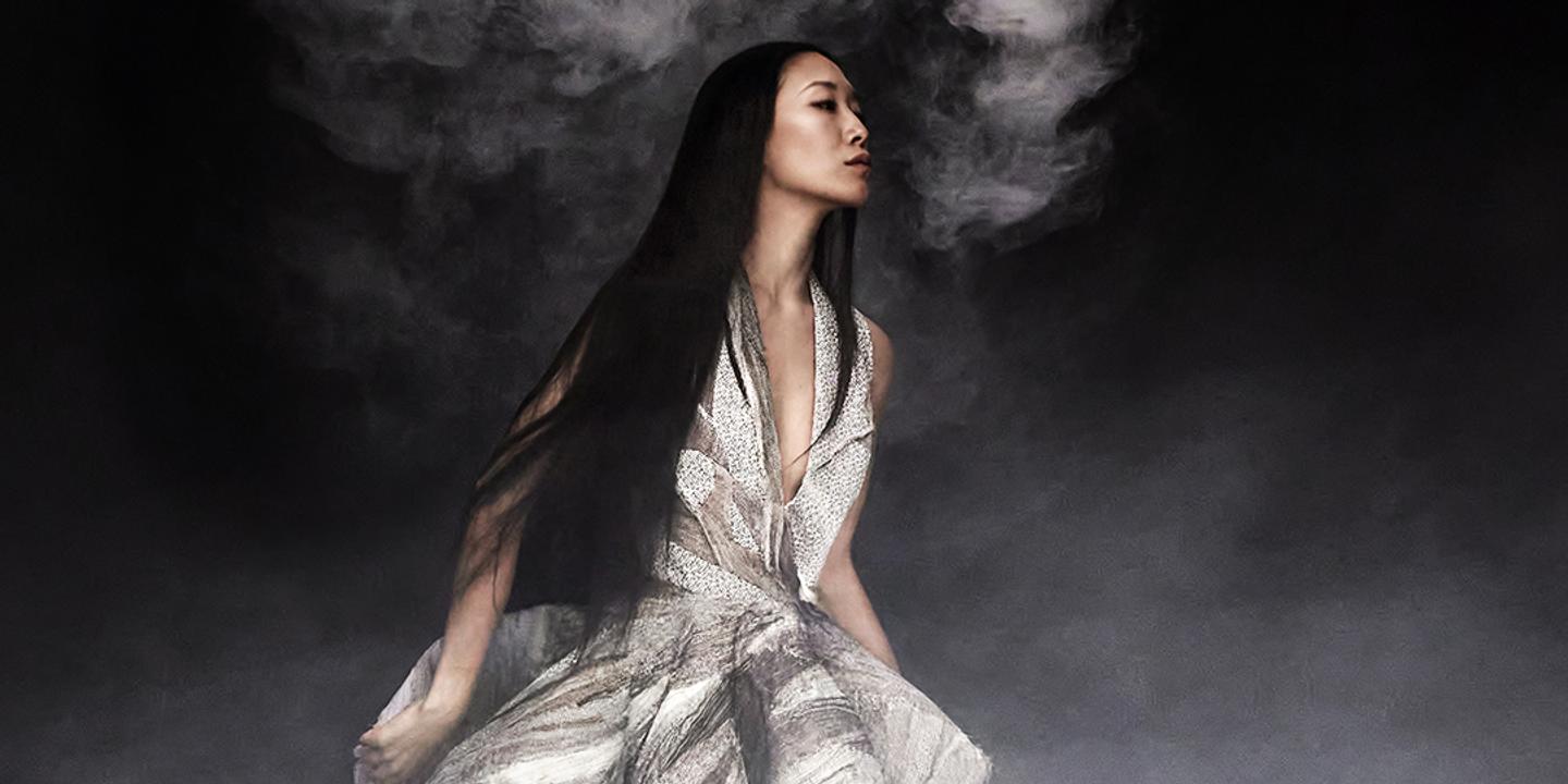 A Calais, l’imaginaire de Yiqing Yin se reflète dans ses robes éthérées