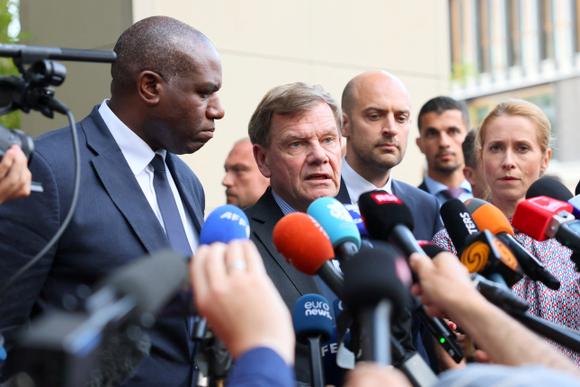 De izquierda a derecha, el ministro de Asuntos Exteriores británico, David Lammy, el ministro de Asuntos Exteriores alemán, Johann Wadephul, el ministro de Asuntos Exteriores francés, Jean-Noël Barrot, y el alto representante de la Unión Europea para Asuntos Exteriores, Kaja Kallas, se dirigen a los medios de comunicación después de las conversaciones nucleares con Irán en Ginebra, el 20 de junio de 2025.