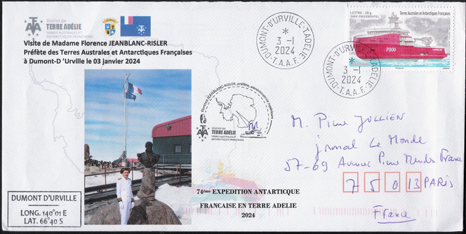 Courrier expédié par la préfète et administratrice supérieure des Terres australes et antarctiques françaises, Florence Jeanblanc-Risler, de la base Dumont-d’Urville, en Terre Adélie, le 3 janvier 2024, avec un timbre des TAAF