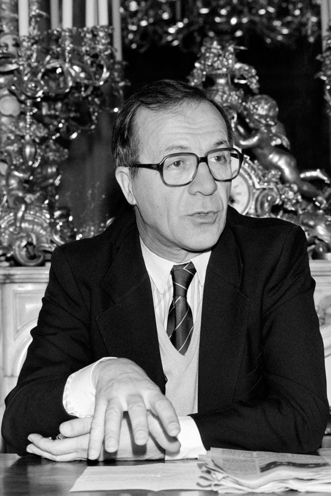 André Fanton, à Lisieux (Calvados), le 19 décembre 1985.