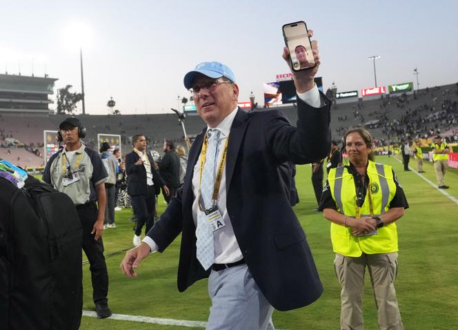 John Textor, ex-presidente do Olympique Lyonnais e técnico do Botafogo, aqui em Los Angeles durante a partida do Mundial de Clubes entre o clube brasileiro e o PSG, em 19 de junho de 2025.