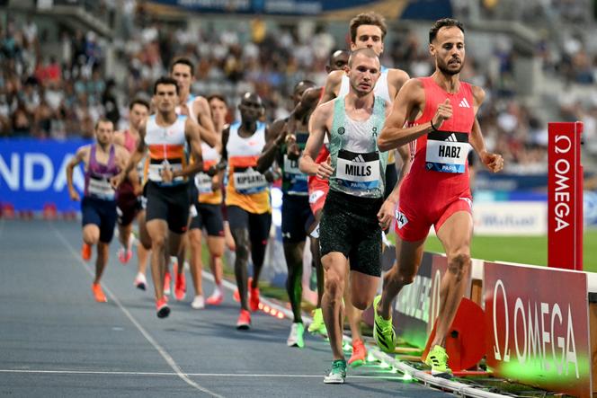 Azeddine Habz (à direita) durante a fase da Diamond League, no Charléty Stadium, em Paris, em 20 de junho de 2025.