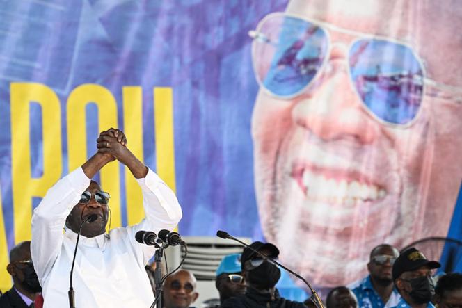 O ex -presidente da Costa do Marfim, Laurent Gbagbo durante o Festival Renaissance, em Dabou, em 12 de abril de 2025.