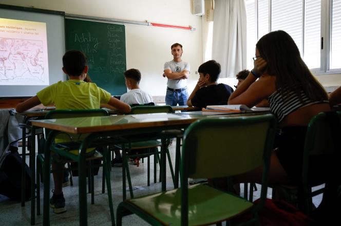 Dans une salle de classe de l’école Santa Eulàlia de Ronçana, à Barcelone, en octobre 2023.
