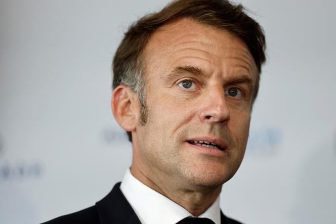 O presidente francês Emmanuel Macron, no aeroporto de Le Bourget, perto de Paris, França, 20 de junho de 2025.
