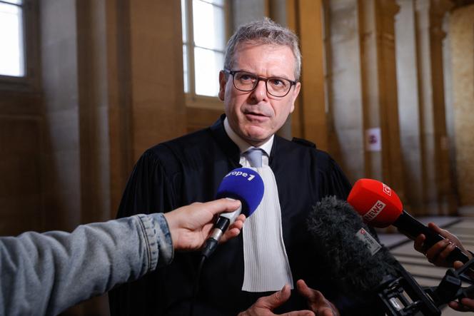 L’avocat des plaignants, Thibault de Montbrial, s’adresse à la presse avant le procès en appel des attentats de Magnanville, devant la Cour d’appel de Paris, le 26 mai 2025.