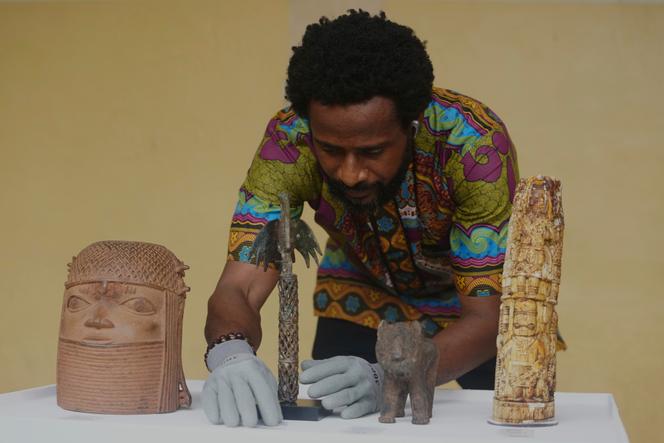 Lors d’une cérémonie de remise des bronzes du Bénin, à Lagos, au Nigeria, le 21 juin 2025.
