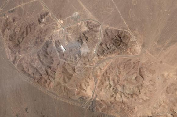 Une image satellite du site nucléaire de Fordo, en Iran, après qu’une frappe aérienne américaine a ciblé l’installation, le 22 juin 2025.