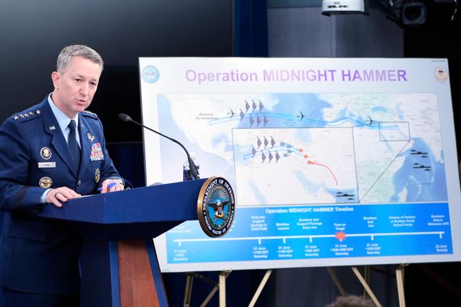 Le général américain Dan Caine présente l’opération « Midnight Hammer » lors d’une conférence de presse au Pentagone, à Washington, le 22 juin 2025.