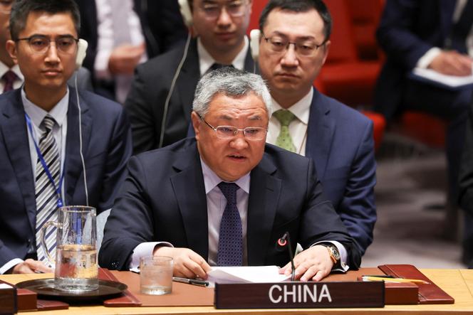 Le représentant permanent de la Chine auprès des Nations unies, Fu Cong, lors d’une réunion du Conseil de sécurité sur le conflit entre Israël et l’Iran, au siège de l’ONU, à New York, le 20 juin 2025. 