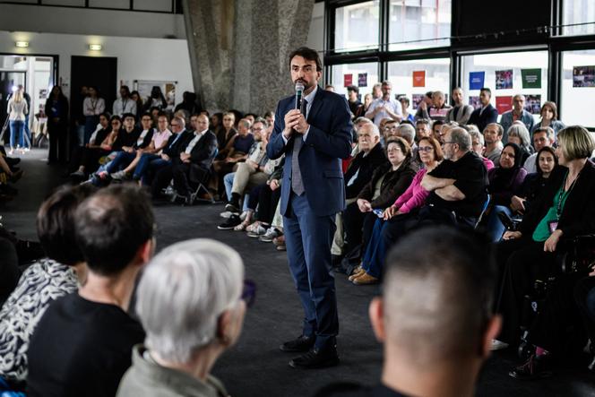 Le maire écologiste de Lyon, Grégory Doucet, lors d’une réunion publique, à Lyon, le 26 mai 2025.
