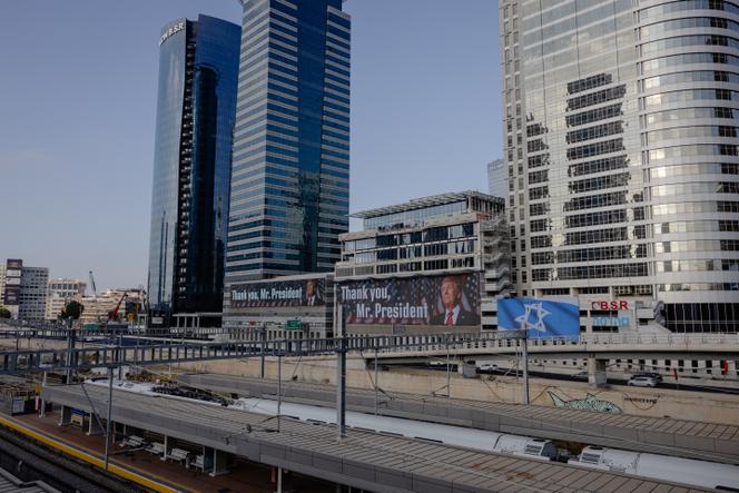 Un message de remerciement au président Donald Trump suite à son intervention en Iran, à Tel Aviv, le 22 juin 2025.