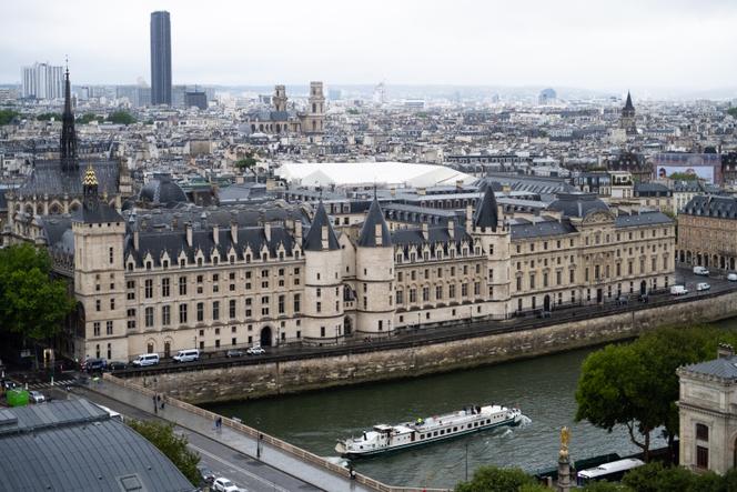 Vue de la Conciergerie et du Palais de justice de Paris, sur l’île de la Cité, le 5 juin 2025.