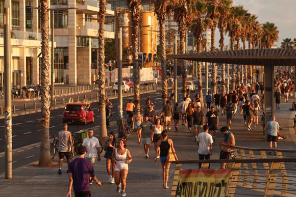 La promenade en bord de mer de Tel-Aviv, au soir du 24 juin 2025.