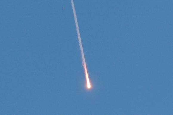 Un missile lancé depuis l’Iran en direction d’Israël est visible depuis Tubas, en Cisjordanie occupée par Israël, le 24 juin 2025.