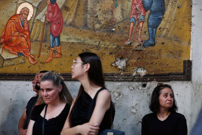 Dans l’église de Saint-Elie, à Damas (Syrie), le lendemain de l’attentat-suicide, le 23 juin 2025.