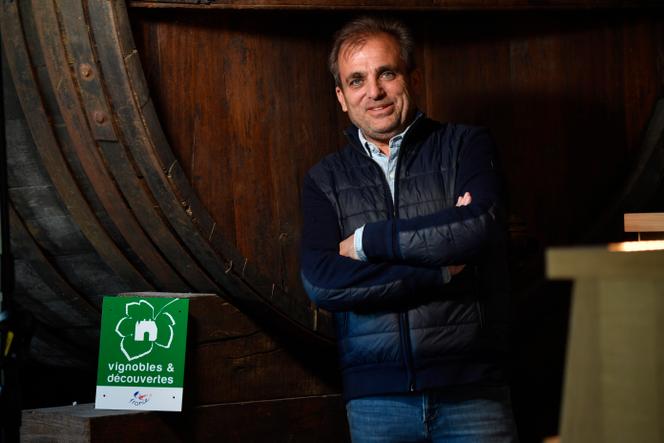 Ludovic Walbaum, au Domaine Walbaum, à Vallon-Pont d’Arc (Ardèche), le 9 mai 2024. 